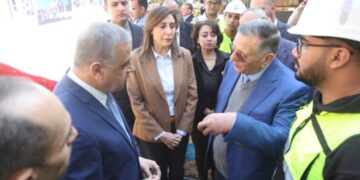 وزيرة الثقافة ومحافظ سوهاج يناقشان خطة عمل المشاريع والفعاليات الثقافية بالمحافظة