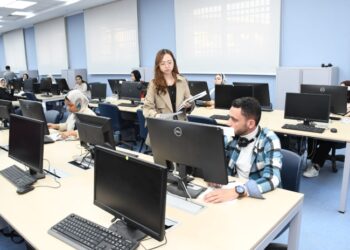 معهد كونفوشيوس جامعة عين شمس يعقد الاختبار الدولي لتحديد مستوى اللغة الصينية HSK و HSKK