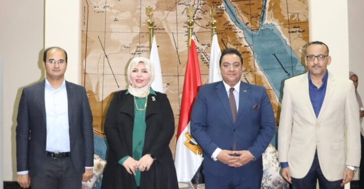 *تحت عنوان “رائدات المستقبل”.. معهد إعداد القادة ينظم برنامجًا تدريبيًا بمشاركة 200 طالبة من الجامعات التكنولوجية