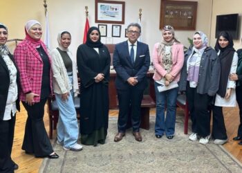 المستشار الثقافى لمملكة البحرين في زيارة لكلية طب الأسنان