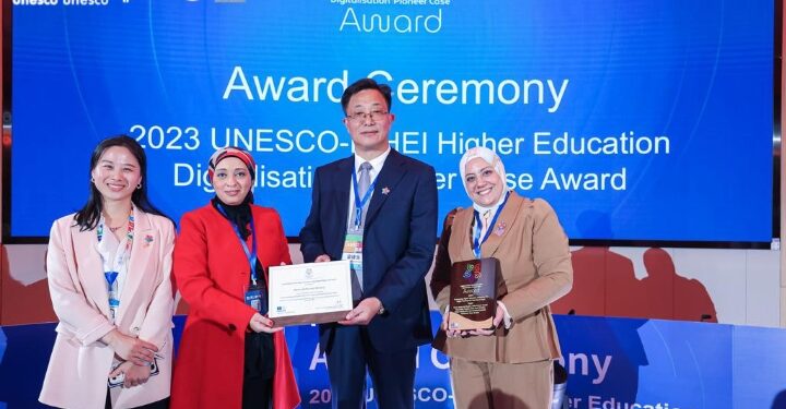 المركز المصري للمعهد الدولي للتعليم عن بعد IIOE Egypt يفوز بجائزة الريادة في رقمنة التعليم العالي