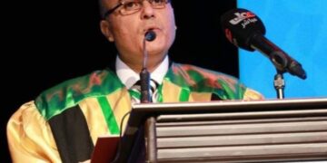 عميد حقوق عين شمس يشارك فى حفل تخرج الدفعة السابعة عشرة لطلاب كلية البريمى الجامعية بسلطنة عمان الشقيقة