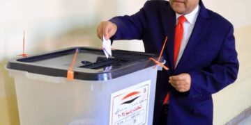 رئيس التنظيم والإدارة يدلي بصوته في الانتخابات الرئاسية ويدعو المواطنين لاستخدام حقهم الدستوري