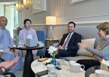 وفد من المركز الأوروبي الأسيوي يزور جناح الأديان في COP28 ويشيد بمبادرات مجلس حكماء المسلمين في مواجهة تحديات المناخ