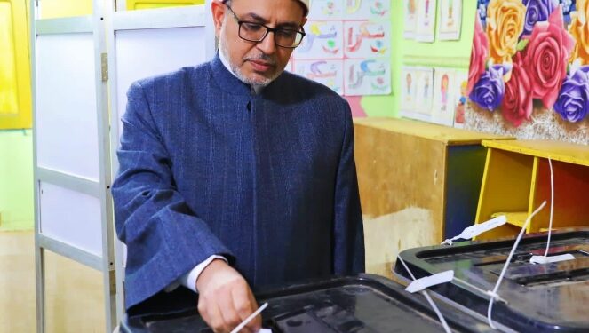 رئيس جامعة الأزهر يدلي بصوته في الانتخابات الرئاسية ويؤكد : المشاركة واجب الوقت