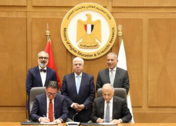 وزير التعليم العالي يستقبل وفدًا رفيع المستوى من جامعة تكساس ويشهد توقيع مذكرة تفاهم بين جامعتي باديا وتكساس