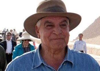 Dr. Zahi Hawass undergoes surgery on his right leg in Germany