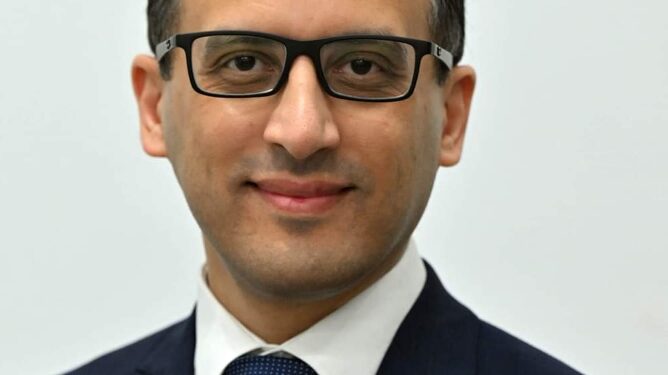 المستشار محمد الحمصانى متحدثا باسم مجلس الوزراء