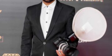 الفوتجرافير مايكل ثروت باطلاله متميزه في حفل مجله وشوشه السنوى. !