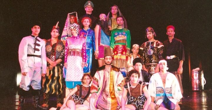 كي لا تتبخر الارض يروى مشوار الرقص الحديث بمناسبة 30 عام على تاسيسها