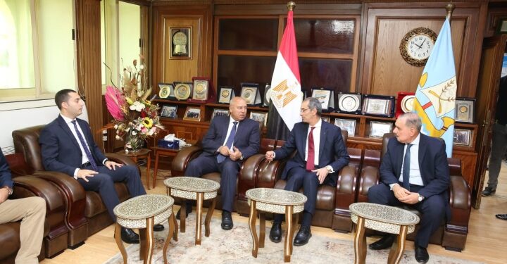 محافظ كفرالشيخ يستقبل وزيرا النقل والاتصالات وتكنولوجيا المعلومات لإفتتاح عدد من المشروعات ومناقشة عدد من الملفات وتطوير الخدمات