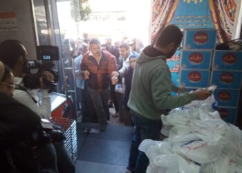 وزارة التموين تعلن عن استلام 300 الف طن سكر خام