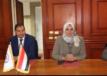 أ.د غادة فاروق نائب رئيس جامعة عين شمس انعقاد الاجتماع الأول للجنة العليا للاعتماد للمركز القومى للتدريب