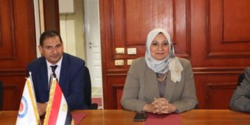 أ.د غادة فاروق نائب رئيس جامعة عين شمس انعقاد الاجتماع الأول للجنة العليا للاعتماد للمركز القومى للتدريب