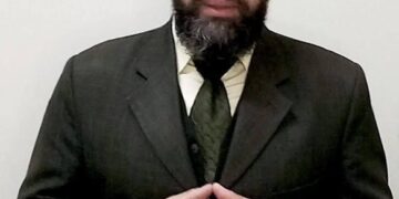 الزملاء الأفاضل المحامون