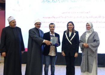 رئيس جامعة الأزهر يشارك في تكريم الفائزين في ملتقى الأزهر الدولي الثاني للكاريكاتير