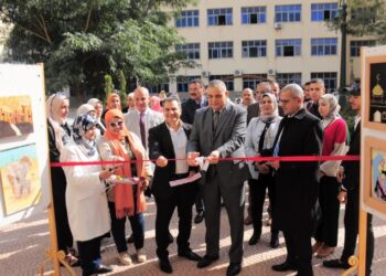 رئيس جامعة كفر الشيخ يفتتح معرض الفنون التشكيلية للطلاب من مختلف كليات الجامعة