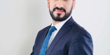 تألق كبير للإعلامي الدكتور محمود عيسى