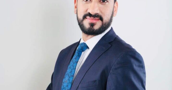 تألق كبير للإعلامي الدكتور محمود عيسى