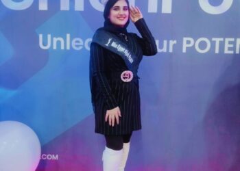 ظهور ملكه جمال مصر السلام المحجبات ثريا قنديل  علي التوالي لدعم معا لإنقاذ انسان حيث تحرص الملكه