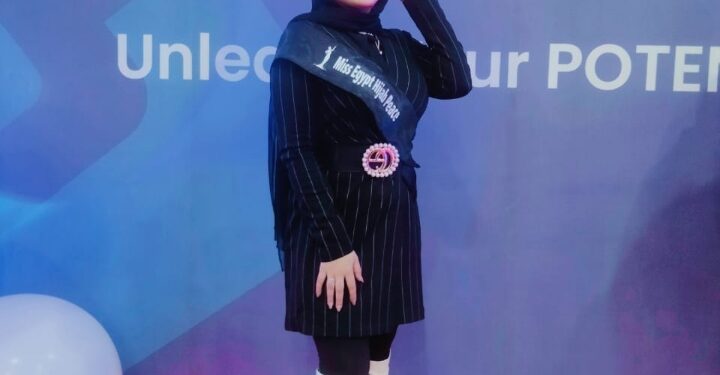 ظهور ملكه جمال مصر السلام المحجبات ثريا قنديل  علي التوالي لدعم معا لإنقاذ انسان حيث تحرص الملكه