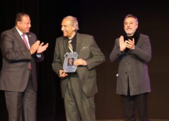 نجوم الفن يشاركون في تكريم المؤرخ المسرحي الدكتور عمرو دوارة