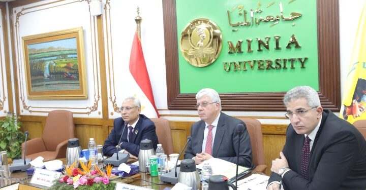 وزير التعليم العالي يرأس اجتماع المجلس الأعلى للجامعات بجامعة المنيا