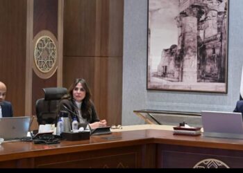 فى اجتماعه مع ” الشيخ ” : رئيس الوزراء يستعرض إستراتيجية تطوير البورصة المصرية