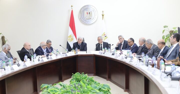 وزير التعليم العالي يرأس اجتماع مجلس الجامعات الأهلية