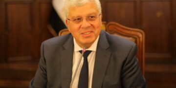 وزير التعليم العالي يهنئ قداسة البابا تواضروس الثاني والأخوة الأقباط بعيد الميلاد المجيد