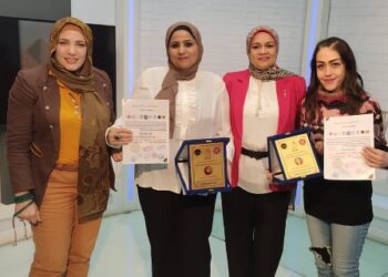 تهنئه للاعلاميه القديره /دينا موسى  بمناسبه ختام برنامجها احنا وبس للموسم الثانى لورشه عمل اعداد المذيعين المكثفه للاعلاميه دينا موسى