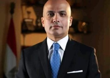 رئيس جامعة عين شمس يشيد بالاداء الرائع لكورال هارموني عربي في برنامج ” الحكاية” مع الإعلامي الكبير عمرو أديب