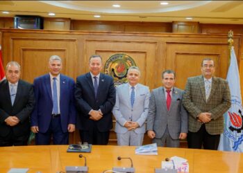 برعاية وزير التعليم العالي والبحث العلمي توقيع مذكرة تفاهم بين جامعتي السويس والمنصورة الجديدة