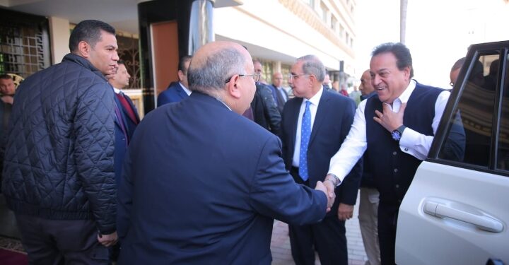 عاجل .. محافظ كفرالشيخ يستقبل وزير الصحة والسكان لتفقد عدد من المستشفيات والمنشآت الصحية بالمحافظة