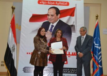 مجلة حواء تكرم كلية الإعلام جامعة عين شمس للمشاركة في حملة حواء ” نازلين الانتخابات