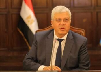 وزير التعليم العالي يستعرض تقريرًا حول جهود الجامعات المصرية في محو الأمية بمناسبة الاحتفال باليوم العربي لمحو الأمية