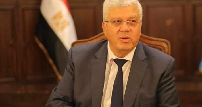وزير التعليم العالي يستعرض تقريرًا حول جهود الجامعات المصرية في محو الأمية بمناسبة الاحتفال باليوم العربي لمحو الأمية