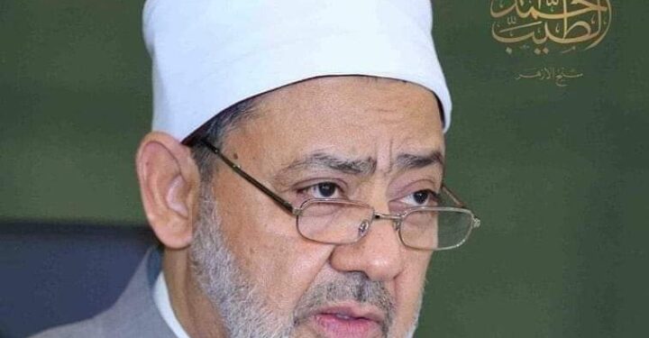 شيخ الأزهر ينعى صديقه في الدراسة ورحلة طلب العلم أ.د عبده زايد أستاذ البلاغة بكلية اللغة العربية بجامعة الأزهر