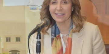رئيس الوزراء يستعرض تقرير لوزيرة الثقافة بشأن موقف المُنشآت الثقافية الجاهزة رئيس الوزراء يستعرض تقرير لوزيرة الثقافة بشأن موقف المُنشآت الثقافية الجاهزة للافتتاح بمحافظة أسوان