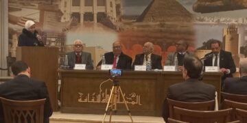 نقاش حول الوعى الوطنى والتحديات والمخاطر الراهنة بالأعلى للثقافة