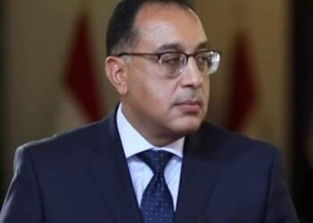 رئيس الوزراء يتفقد معرض السلع الغذائية بحي “اللوتس” ضمن جولته اليوم بمحافظة أسوان