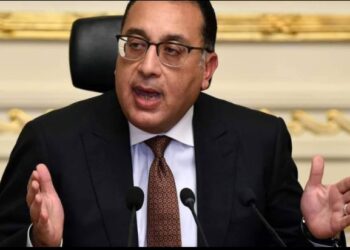 رئيس الوزراء يتفقد محطة شتلات قصب السكر بكوم امبو