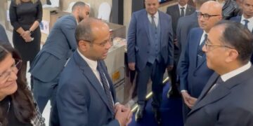 رئيس مجلس الوزراء يتفقد جناح البورصة المصرية خلال افتتاح معرض القاهرة الدولي للكتاب