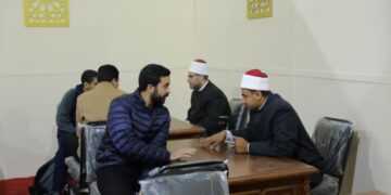 إقبال كثيف على ركن الفتوى بجناح الأزهر بمعرض الكتاب