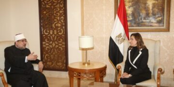 وزارتي الثقافة والأوقاف تحتفيان بإصدار 200 عنوان من سلسلة “رؤية” بمعرض الكتاب