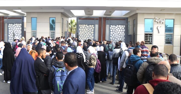 أقبال كبير على معرض القاهرة الدولي للكتاب 55 وعدد الزوار يتجاوز 200 ألف