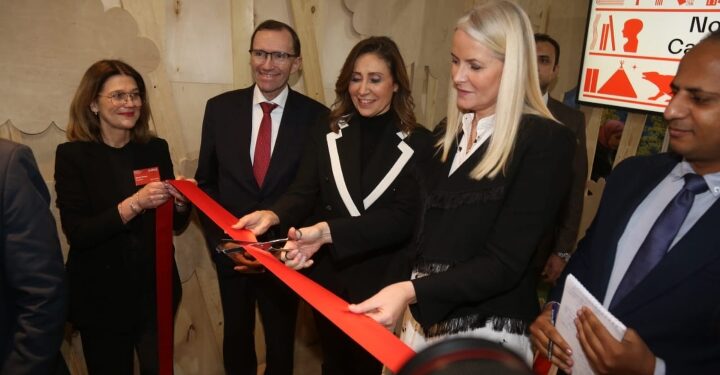 وزيرة الثقافة وقرينة ولي عهد النرويج تشهدان انطلاق فعاليات البرنامج الثقافي لضيف الشرف بمعرض الكتاب
