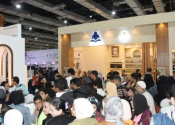 معرض القاهرة للكتاب يختتم أسبوعه الأول بما يقرب من 2.5 مليون زائر