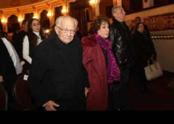 نجوم الفن يشاركون في تكريم الفنان القدير رشوان توفيق