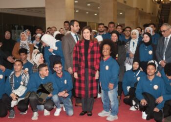 وزيرة الثقافة تلتقي 120شابأ وفتاة من أبناء المحافظات الحدودية ضمن مشروع “أهل مصر”  بمعرض القاهرة الدولي للكتاب 55
